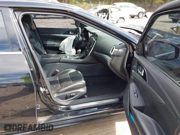 ✅ 2020 Nissan Maxima SL • VIN: 1N4AA6DV4LC373822 • Lot: 43410759. Listed on IAAI with 208,561 mi. Free auction sales archive from the USA and detailed vehicle history report at DreamBid. Image 5.