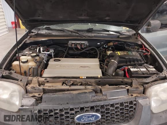 ✅ 2006 Ford Escape Hybrid • VIN: 1FMCU96H16KC87568 • Lot: 42422165. Listed on IAAI with 235,203 mi. Free auction sales archive from the USA and detailed vehicle history report at DreamBid. Image 10.