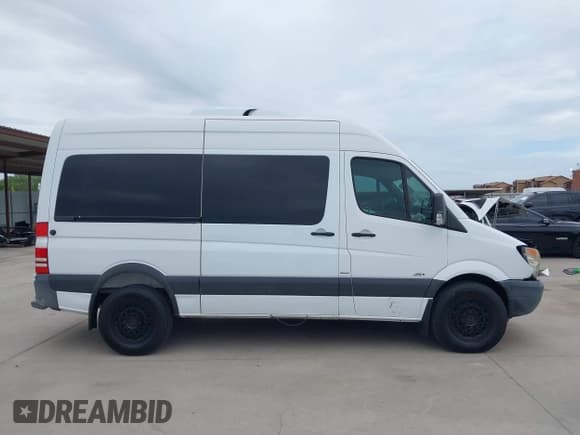 ✅ 2013 Mercedes-Benz Sprinter Passenger • VIN: WDZPE7CC8D5787397 • Лот: 42661008. Опубликован ранее на IAAI с пробегом 78 231 миль. Бесплатный доступ к архиву аукционных продаж из США и подробный отчёт об истории автомобиля на DreamBid. Изображение 13.