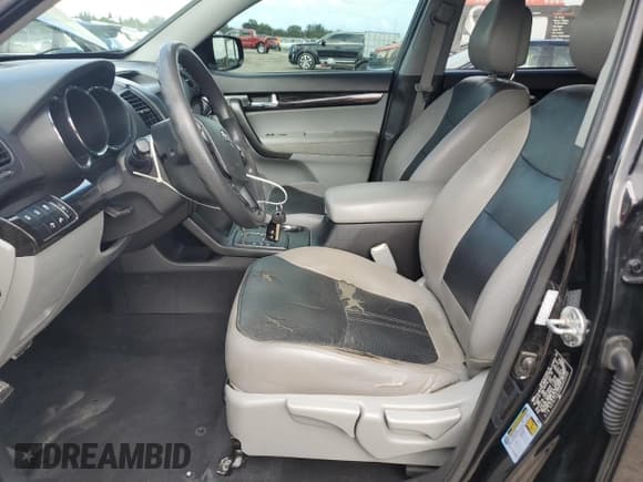 ✅ 2011 Kia Sorento LX • VIN: 5XYKT4A20BG065399 • Лот: 85722405. Опубликован ранее на Copart с пробегом 212 548 миль. Бесплатный доступ к архиву аукционных продаж из США и подробный отчёт об истории автомобиля на DreamBid. Изображение 7.