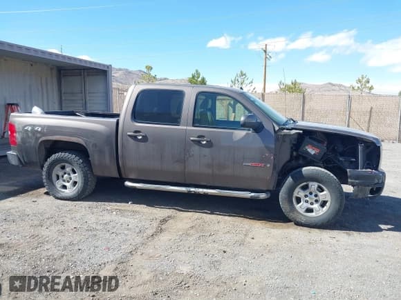 ✅ 2008 Chevrolet Silverado 1500 LTZ • VIN: 2GCFK13Y181132227 • Lot: 41785368. Listed on IAAI with 313,033 mi. Free auction sales archive from the USA and detailed vehicle history report at DreamBid. Image 14.