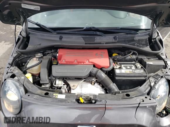 ✅ 2015 FIAT 500 Abarth • VIN: 3C3CFFJH1FT621976 • Лот: 50901015. Опубликован ранее на Copart с пробегом 75 312 миль. Бесплатный доступ к архиву аукционных продаж из США и подробный отчёт об истории автомобиля на DreamBid. Изображение 11.