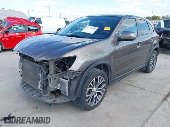 ✅ 2018 Mitsubishi Outlander ES • VIN: JA4AP3AU9JZ001593 • Lot: 43475982. Listed on IAAI with 125,807 mi. Free auction sales archive from the USA and detailed vehicle history report at DreamBid. Image 2.
