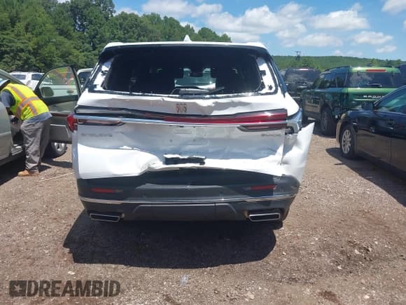 ✅ 2025 Buick Enclave Preferred • VIN: 5GAERARS2SJ191800 • Лот: 42732106. Опубликован ранее на IAAI с пробегом 10 332 миль. Бесплатный доступ к архиву аукционных продаж из США и подробный отчёт об истории автомобиля на DreamBid. Изображение 16.