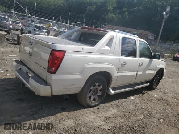 ✅ 2005 Cadillac Escalade EXT • VIN: 3GYEK62N15G205822 • Lot: 69961855. Listed on Copart with 190,927 mi. Free auction sales archive from the USA and detailed vehicle history report at DreamBid. Image 3.