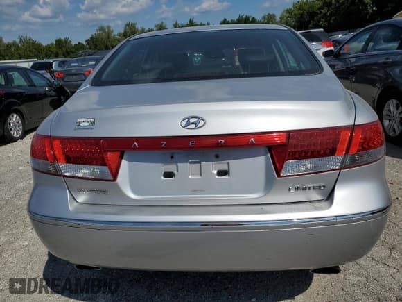 ✅ 2006 Hyundai Azera SE • VIN: KMHFC46F66A121649 • Lot: 71426215. Listed on Copart with 173,484 mi. Free auction sales archive from the USA and detailed vehicle history report at DreamBid. Image 6.
