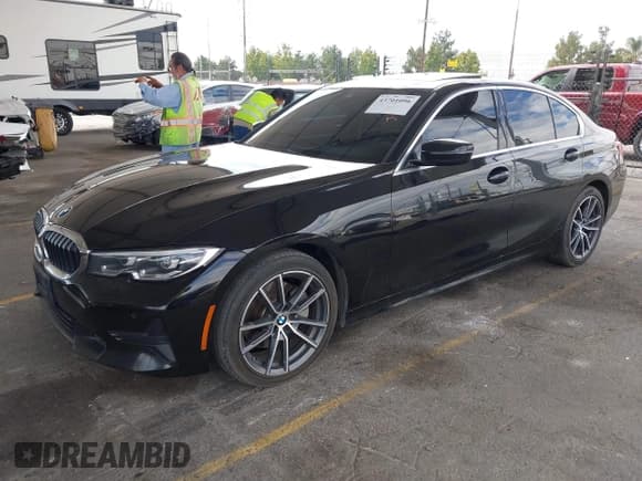 ✅ 2020 BMW 3 Series 330i • VIN: WBA5R1C00LFH38833 • Lot: 43701096. Wystawiony na IAAI z przebiegiem 108 620 mil. Bezpłatny archiwum sprzedaży aukcyjnych z USA i szczegółowy raport historii pojazdu na DreamBid. Zdjęcie 17.