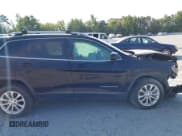 ✅ 2019 Jeep Cherokee Latitude • VIN: 1C4PJLCB4KD444570 • Lot: 36044886. Wystawiony na IAAI z przebiegiem 85 230 mil. Bezpłatny archiwum sprzedaży aukcyjnych z USA i szczegółowy raport historii pojazdu na DreamBid. Zdjęcie 13.