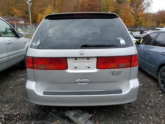 ✅ 2001 Honda Odyssey EX • VIN: 2HKRL18651H519207 • Lot: 90813325. Wystawiony na Copart z przebiegiem 201 827 mil. Bezpłatny archiwum sprzedaży aukcyjnych z USA i szczegółowy raport historii pojazdu na DreamBid. Zdjęcie 6.