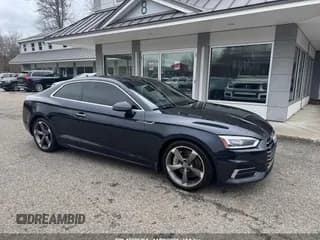 ✅ 2018 Audi A5 Premium Plus • VIN: WAUPNAF50JA002963 • Lot: 43769712. Wystawiony na IAAI z przebiegiem 173 092 mil. Bezpłatny archiwum sprzedaży aukcyjnych z USA i szczegółowy raport historii pojazdu na DreamBid. Zdjęcie 1.