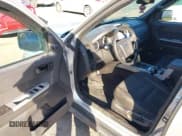 ✅ 2010 Ford Escape XLT • VIN: 1FMCU9DG2AKD31564 • Lot: 43765813. Wystawiony na IAAI z przebiegiem 140 483 mil. Bezpłatny archiwum sprzedaży aukcyjnych z USA i szczegółowy raport historii pojazdu na DreamBid. Zdjęcie 5.