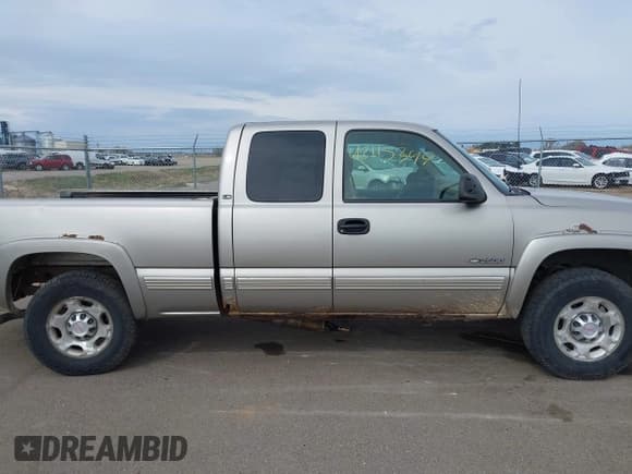 ✅ 2000 Chevrolet Silverado 2500 LS • VIN: 1GCGK29U4YE309544 • Lot: 42115349. Listed on IAAI with 227,652 mi. Free auction sales archive from the USA and detailed vehicle history report at DreamBid. Image 14.