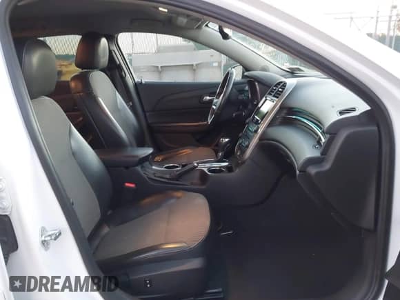 2015 Chevrolet Malibu LT z VIN 1G11D5SL3FF324149, wystawiony jako IAAI lot #43469159 z przebiegiem 164 457 mil mil oraz . Historia ofert i sprzedaży dostępna na DreamBid. Obrazek 5.