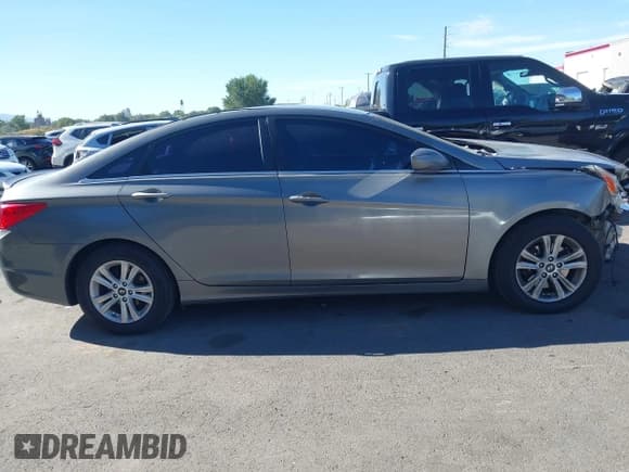 ✅ 2013 Hyundai Sonata GLS • VIN: 5NPEB4AC4DH769996 • Lot: 43187957. Wystawiony na IAAI z przebiegiem 143 968 mil. Bezpłatny archiwum sprzedaży aukcyjnych z USA i szczegółowy raport historii pojazdu na DreamBid. Zdjęcie 14.