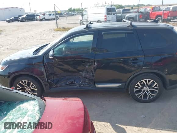 2018 Mitsubishi Outlander SE with VIN JA4AD3A31JJ004065, listed as a IAAI auction lot 43190539 with 160,381 mi miles and . Bid and sale history available at DreamBid. Image 15.