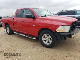 ✅ 2010 Dodge 1500 ST • VIN: 1D7RB1GP6AS194989 • Lot: 83626264. Wystawiony na Copart z przebiegiem 141 080 mil. Bezpłatny archiwum sprzedaży aukcyjnych z USA i szczegółowy raport historii pojazdu na DreamBid. Zdjęcie 4.