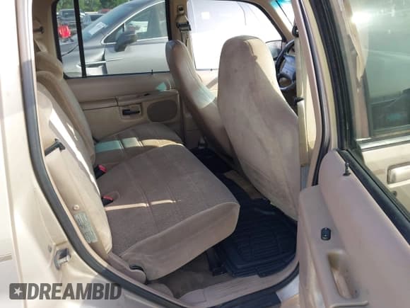 ✅ 1998 Ford Explorer XL • VIN: 1FMZU32X7WZB30073 • Lot: 41919001. Listed on IAAI with 316,172 mi. Free auction sales archive from the USA and detailed vehicle history report at DreamBid. Image 8.