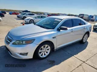 ✅ 2010 Ford Taurus SE • VIN: 1FAHP2DW7AG121003 • Лот: 91892325. Опубликован ранее на Copart с пробегом 264 296 миль. Бесплатный доступ к архиву аукционных продаж из США и подробный отчёт об истории автомобиля на DreamBid. Изображение 1.