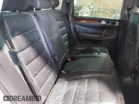 ✅ 2006 Volkswagen Touareg 3.2L V6 • VIN: WVGZG77L36D026231 • Lot: 43745652. Wystawiony na IAAI z przebiegiem 151 339 mil. Bezpłatny archiwum sprzedaży aukcyjnych z USA i szczegółowy raport historii pojazdu na DreamBid. Zdjęcie 6.