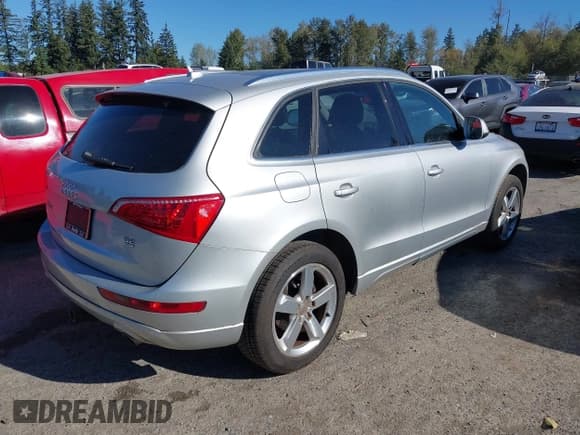 ✅ 2010 Audi Q5 Premium Plus • VIN: WA1LKAFP6AA088009 • Lot: 43450093. Listed on IAAI with 97,283 mi. Free auction sales archive from the USA and detailed vehicle history report at DreamBid. Image 4.