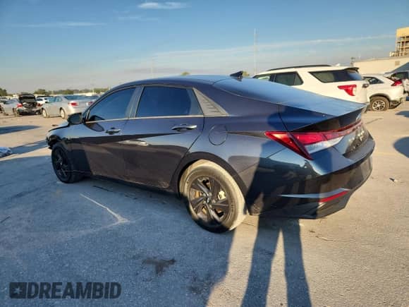 2023 Hyundai Elantra SEL z VIN 5NPLM4AG5PH107952, wystawiony jako Copart lot #87117235 z przebiegiem 37 551 mil mil oraz Szkoda całkowita • Salvage title. Historia ofert i sprzedaży dostępna na DreamBid. Obrazek 2.