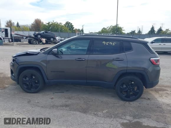✅ 2019 Jeep Compass Latitude • VIN: 3C4NJDBB0KT713589 • Lot: 43329595. Listed on IAAI with 31,475 mi. Free auction sales archive from the USA and detailed vehicle history report at DreamBid. Image 14.