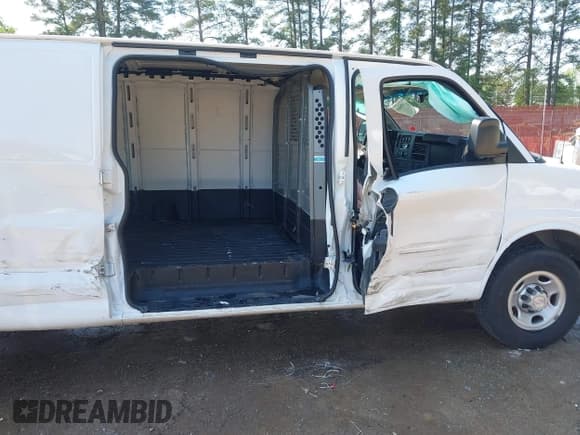 ✅ 2019 Chevrolet Express Cargo • VIN: 1GCWGBFP8K1144902 • Лот: 41976649. Опубликован ранее на IAAI с пробегом 45 416 миль. Бесплатный доступ к архиву аукционных продаж из США и подробный отчёт об истории автомобиля на DreamBid. Изображение 6.