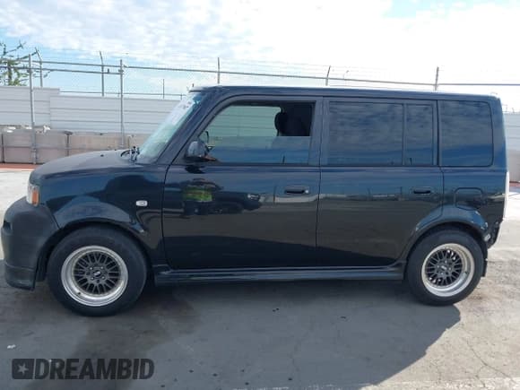 ✅ 2005 Scion xB • VIN: JTLKT334254029911 • Lot: 43417907. Listed on IAAI with 121,308 mi. Free auction sales archive from the USA and detailed vehicle history report at DreamBid. Image 15.