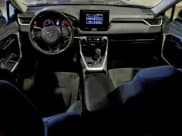 ✅ 2021 Toyota RAV4 LE • VIN: 2T3F1RFV7MC243211 • Лот: 95838965. Опубликован ранее на Copart с пробегом 77 242 миль. Бесплатный доступ к архиву аукционных продаж из США и подробный отчёт об истории автомобиля на DreamBid. Изображение 8.