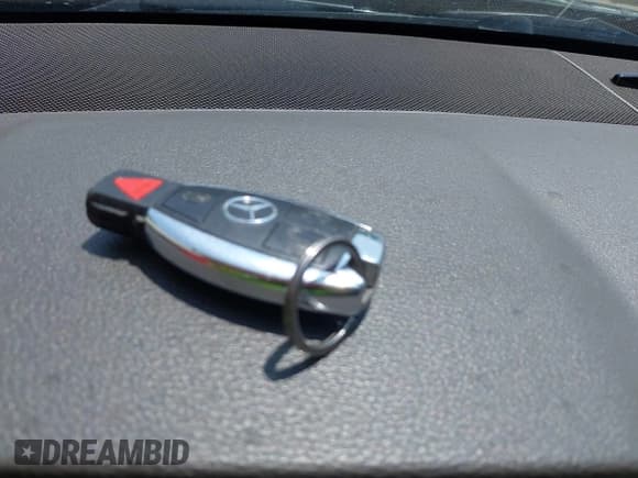 ✅ 2011 Mercedes-Benz E 350 Luxury • VIN: WDDHF8HB4BA420501 • Lot: 42393402. Listed on IAAI with 115,610 mi. Free auction sales archive from the USA and detailed vehicle history report at DreamBid. Image 11.