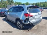 ✅ 2019 Subaru Forester Premium • VIN: JF2SKAGC0KH422168 • Lot: 42393056. Listed on IAAI with 41,135 mi. Free auction sales archive from the USA and detailed vehicle history report at DreamBid. Image 3.