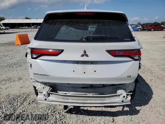 ✅ 2022 Mitsubishi Outlander SE • VIN: JA4J4UA80NZ054139 • Lot: 87225565. Wystawiony na Copart z przebiegiem 38 031 mil. Bezpłatny archiwum sprzedaży aukcyjnych z USA i szczegółowy raport historii pojazdu na DreamBid. Zdjęcie 6.