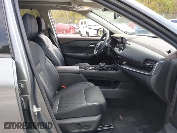 ✅ 2023 Nissan Rogue Platinum • VIN: JN8BT3DDXPW307198 • Лот: 43483103. Опубликован ранее на IAAI с пробегом 27 047 миль. Бесплатный доступ к архиву аукционных продаж из США и подробный отчёт об истории автомобиля на DreamBid. Изображение 5.