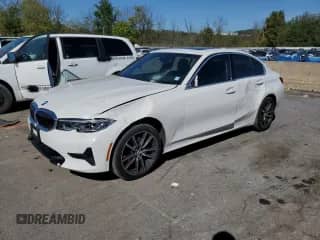 2020 BMW 3 Series 330i xDrive z VIN 3MW5R7J08L8B10174, wystawiony jako Copart lot #85080925 z przebiegiem 43 248 mil mil oraz Szkoda całkowita • Salvage title. Historia ofert i sprzedaży dostępna na DreamBid. Obrazek 1.