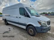 ✅ 2016 Mercedes-Benz Sprinter Cargo Worker • VIN: WD3PE8CD6GP195935 • Lot: 94708035. Wystawiony na Copart z przebiegiem 184 232 mil. Bezpłatny archiwum sprzedaży aukcyjnych z USA i szczegółowy raport historii pojazdu na DreamBid. Zdjęcie 4.