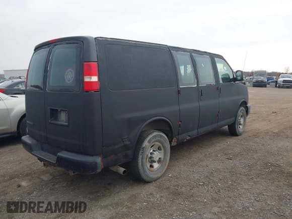 ✅ 2008 Chevrolet Express Cargo • VIN: 1GCGG25CX81162006 • Лот: 43631884. Опубликован ранее на IAAI с пробегом 319 655 миль. Бесплатный доступ к архиву аукционных продаж из США и подробный отчёт об истории автомобиля на DreamBid. Изображение 4.
