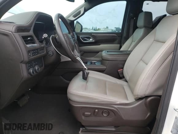 ✅ 2023 Chevrolet Tahoe Z71 • VIN: 1GNSKPKDXPR542392 • Lot: 89528415. Wystawiony na Copart z przebiegiem 31 544 mil. Bezpłatny archiwum sprzedaży aukcyjnych z USA i szczegółowy raport historii pojazdu na DreamBid. Zdjęcie 7.