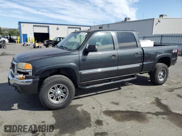 ✅ 2004 GMC Sierra 2500HD SLE • VIN: 1GTHK23U94F251061 • Lot: 63641505. Listed on Copart with 164,356 mi. Free auction sales archive from the USA and detailed vehicle history report at DreamBid. Image 1.