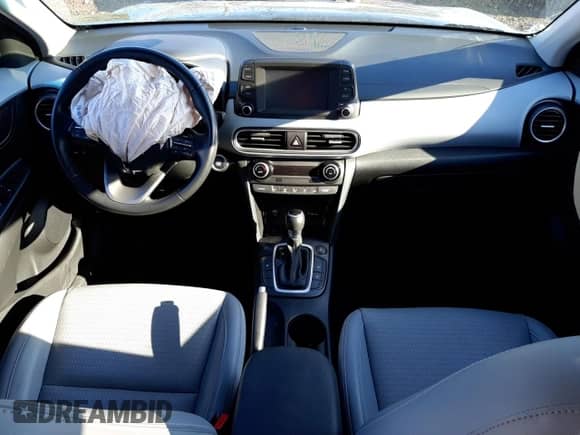 2019 Hyundai Kona Limited z VIN KM8K3CA54KU364957, wystawiony jako Copart lot #40070923 z przebiegiem 10 629 mil mil oraz . Historia ofert i sprzedaży dostępna na DreamBid. Obrazek 8.