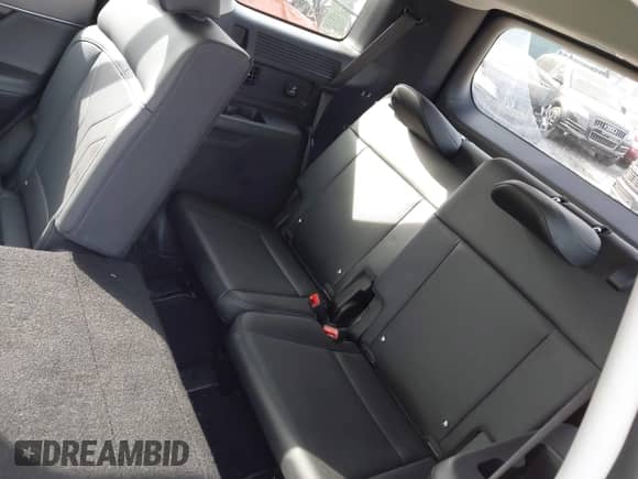 ✅ 2024 Hyundai Santa Fe XRT • VIN: 5NMP3DGL2RH015996 • Лот: 42123950. Размещён на IAAI с пробегом 15 521 миль миль. Получите бесплатный доступ к архиву аукционных продаж из США и посмотрите подробный отчёт об истории автомобиля на DreamBid. Изображение 21.