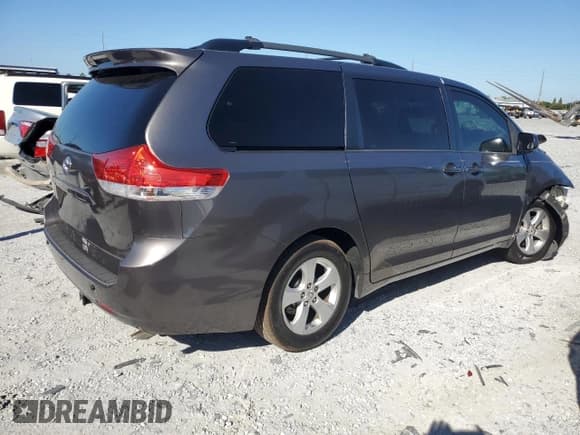 ✅ 2014 Toyota Sienna LE • VIN: 5TDKK3DC7ES433781 • Lot: 91666365. Listed on Copart with 350,438 mi. Free auction sales archive from the USA and detailed vehicle history report at DreamBid. Image 3.