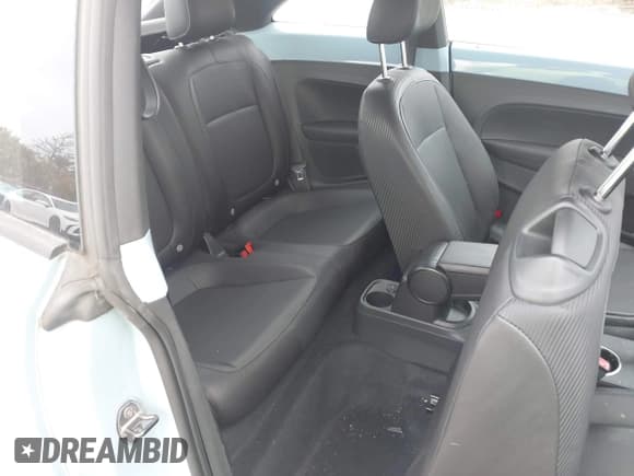 ✅ 2013 Volkswagen Beetle 2.5L • VIN: 3VWJP7AT4DM656381 • Lot: 43627786. Listed on IAAI with 141,093 mi. Free auction sales archive from the USA and detailed vehicle history report at DreamBid. Image 8.