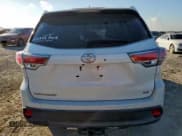✅ 2014 Toyota Highlander LE Plus • VIN: 5TDZKRFH4ES031081 • Lot: 84073815. Wystawiony na Copart z przebiegiem 165 517 mil. Bezpłatny archiwum sprzedaży aukcyjnych z USA i szczegółowy raport historii pojazdu na DreamBid. Zdjęcie 6.
