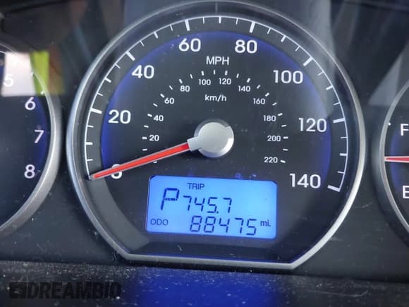 ✅ 2010 Hyundai Santa Fe GLS • VIN: 5NMSGDAB8AH372327 • Lot: 43668861. Listed on IAAI with 88,475 mi. Free auction sales archive from the USA and detailed vehicle history report at DreamBid. Image 7.