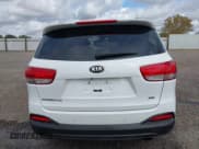 ✅ 2018 Kia Sorento LX • VIN: 5XYPG4A31JG429976 • Lot: 43719969. Wystawiony na IAAI z przebiegiem 76 130 mil. Bezpłatny archiwum sprzedaży aukcyjnych z USA i szczegółowy raport historii pojazdu na DreamBid. Zdjęcie 16.