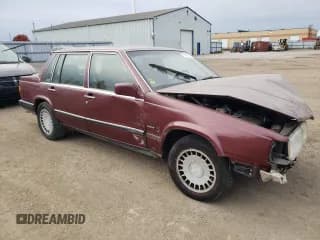 ✅ 1989 Volvo 760 • VIN: YV1GX8740K0076610 • Lot: 77817564. Wystawiony na Copart z przebiegiem 199 672 mil. Bezpłatny archiwum sprzedaży aukcyjnych z USA i szczegółowy raport historii pojazdu na DreamBid. Zdjęcie 4.