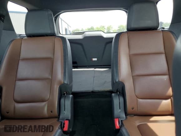 ✅ 2015 Ford Explorer Limited • VIN: 1FM5K7F98FGC57546 • Lot: 61162305. Wystawiony na Copart z przebiegiem 138 524 mil. Bezpłatny archiwum sprzedaży aukcyjnych z USA i szczegółowy raport historii pojazdu na DreamBid. Zdjęcie 10.