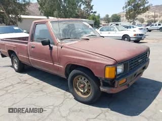 ✅ 1985 Toyota Pickup • VIN: JT4RN55R5F0104215 • Лот: 42736522. Опубликован ранее на IAAI с пробегом 223 991 миль. Бесплатный доступ к архиву аукционных продаж из США и подробный отчёт об истории автомобиля на DreamBid. Изображение 1.