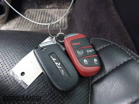 2016 Dodge Challenger SRT Hellcat z VIN 2C3CDZC90GH254687, wystawiony jako IAAI lot #43057103 z przebiegiem 54 293 mil mil oraz . Historia ofert i sprzedaży dostępna na DreamBid. Obrazek 11.