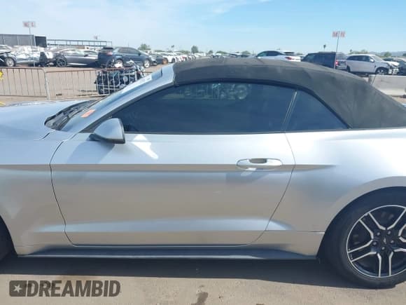 ✅ 2018 Ford Mustang EcoBoost Premium • VIN: 1FATP8UH6J5110357 • Lot: 43588713. Listed on IAAI with 101,304 mi. Free auction sales archive from the USA and detailed vehicle history report at DreamBid. Image 14.